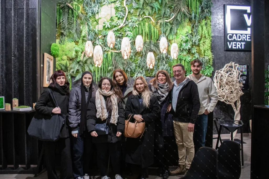 Cadre-vert-showroom-ecole-blot-design